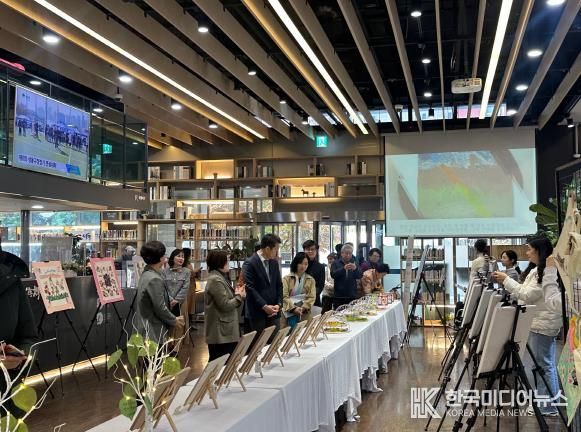 성동구 어르신 마음치유 피크닉 작품 전시회의 모습