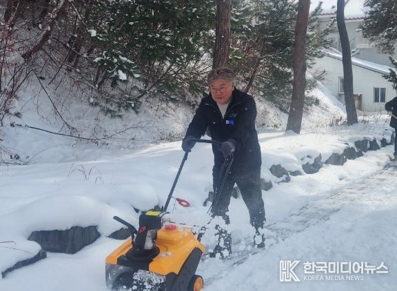 영광군, 연이은 대설에 전직원 제설작업