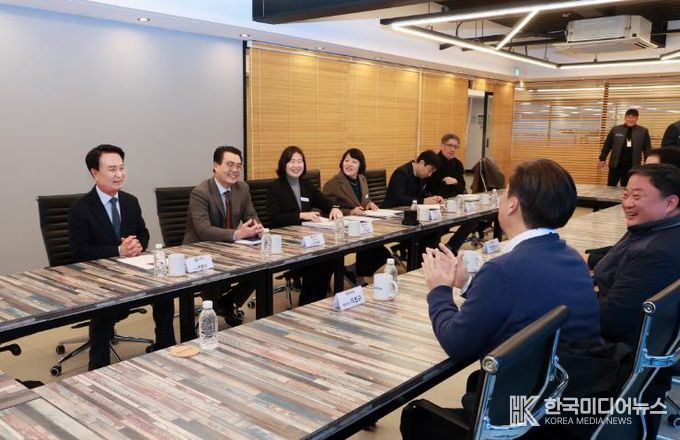 박동식 사천시장, 우주항공산업기업 현장 방문·투자유치 세일즈 나서